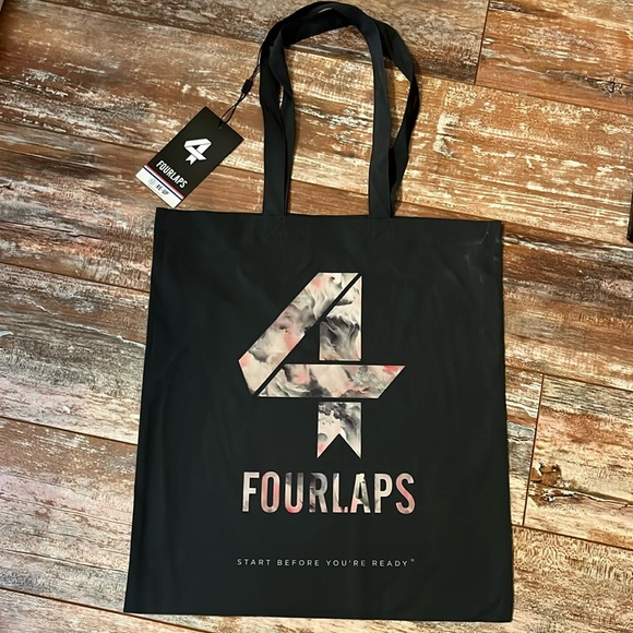 NWT Fourlaps Signature Tote 2-Way Stretch - Picture 1 of 6